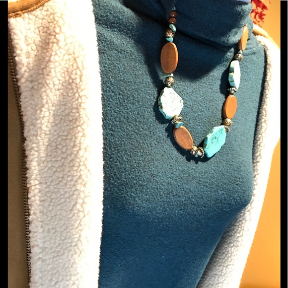 Faux Suede & shearing vest, Jones NY - Picture 4 of 7